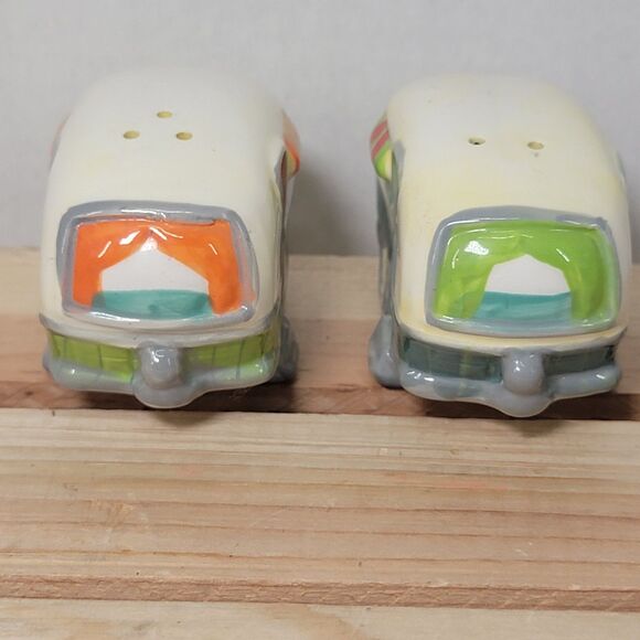 Ceramic Travel Trailers Salt & Pepper Set - Picture 2 of 7